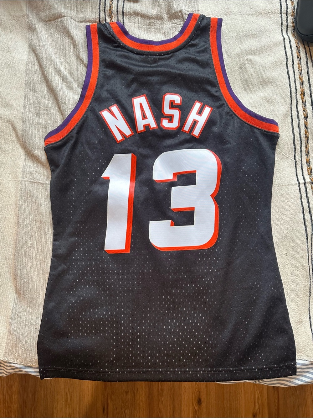 Mitchell & Ness Steve Nash Hardwood Classics NBA Jersey - Picture 5 of 5
